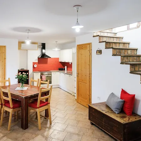 Hisa Jakob Apartman *