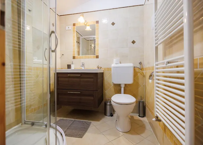 Hisa Jakob アパート *