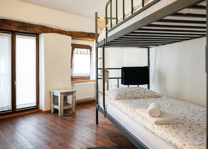 Hisa Jakob * Črni Kal