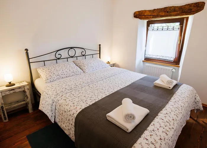 Hisa Jakob アパート Črni Kal