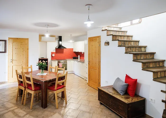 Hisa Jakob アパート *